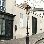 Les Toits De Montmartre