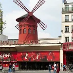 Les Toits De Montmartre